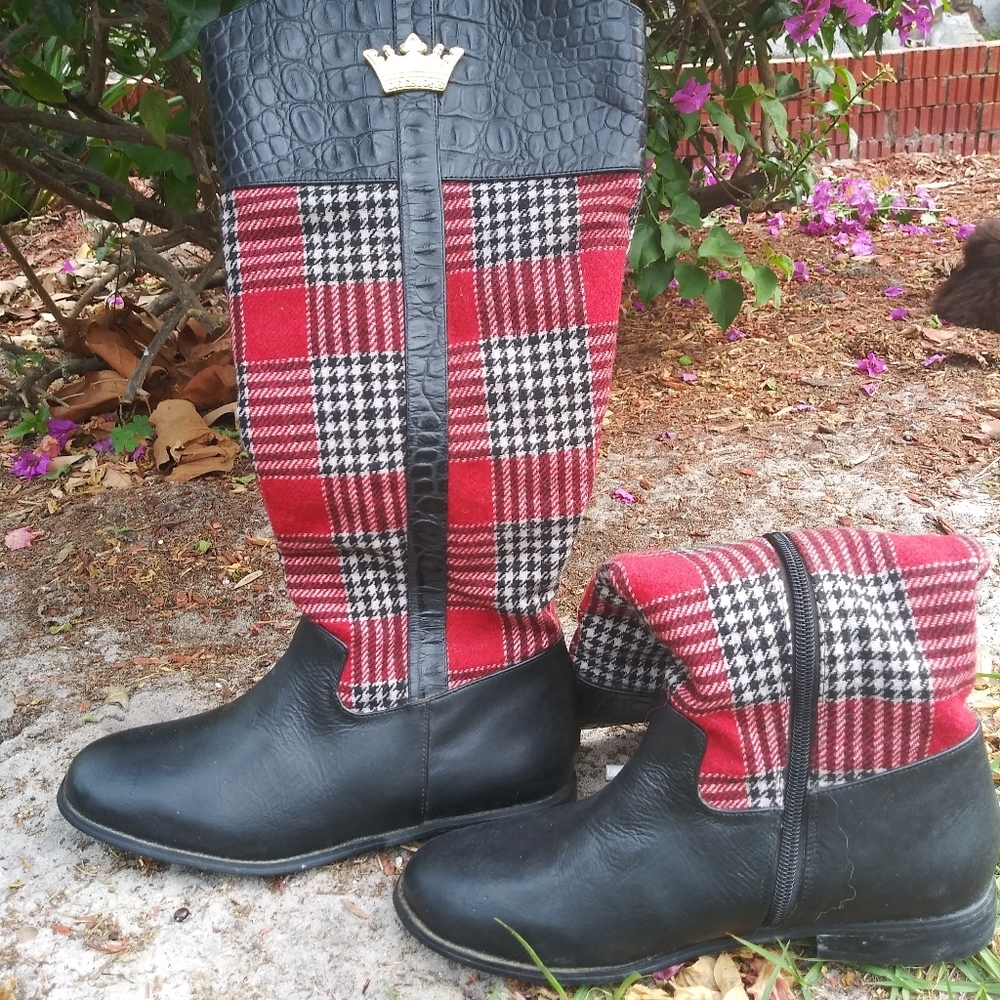 Design by Dee Ocleppo Boots
